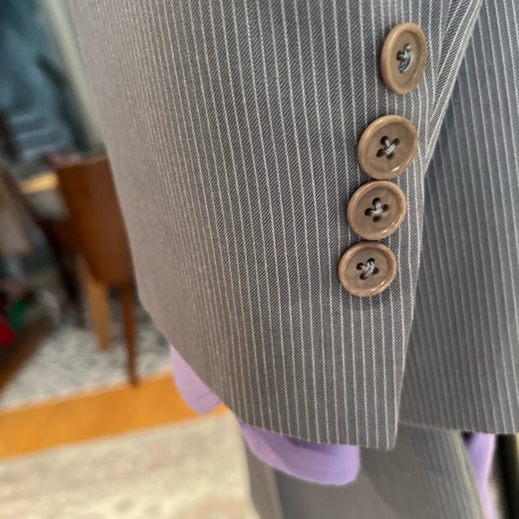 TipTop Tailors Full Suit - Picture 2 of 12